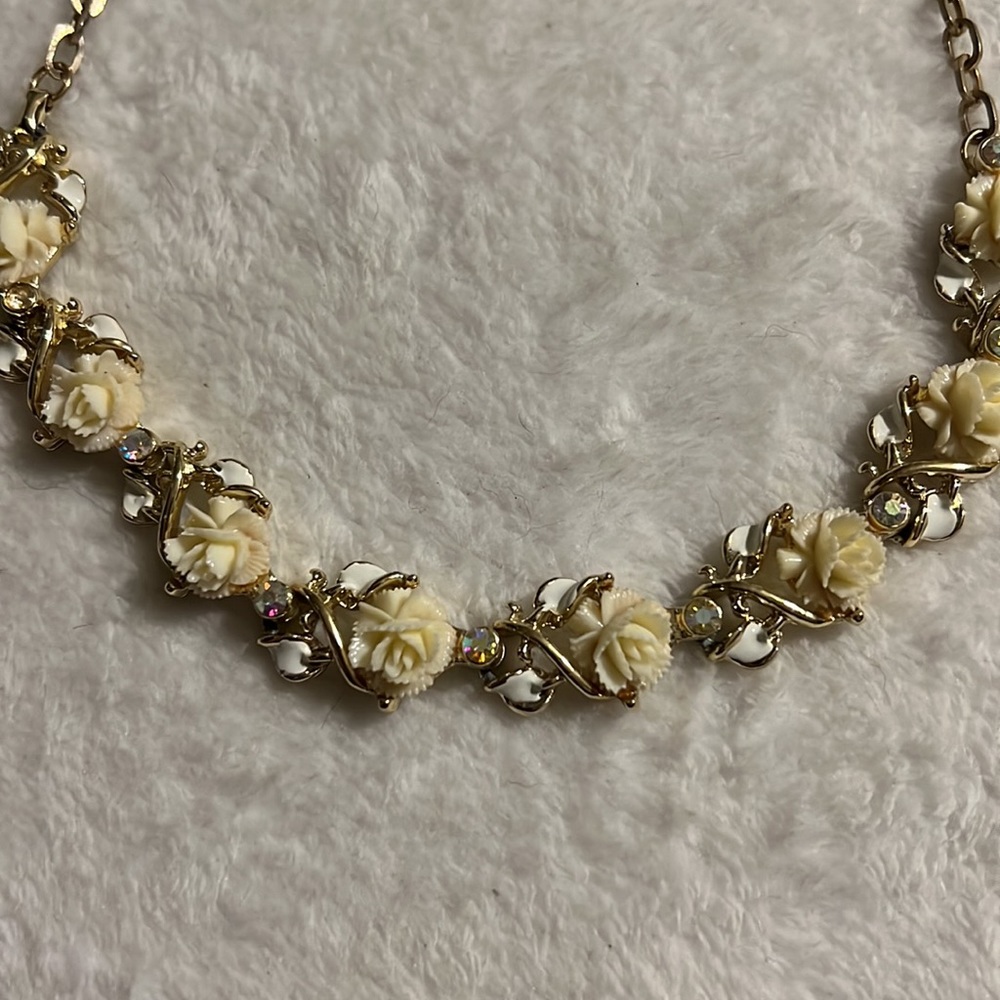 Stunning Celluloid Roses Rhinestone Necklace - Picture 3 of 5